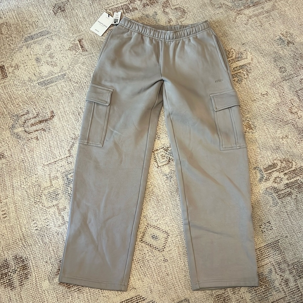 Aritzia Sweatfleece Mega Fit Small NWT Ashen